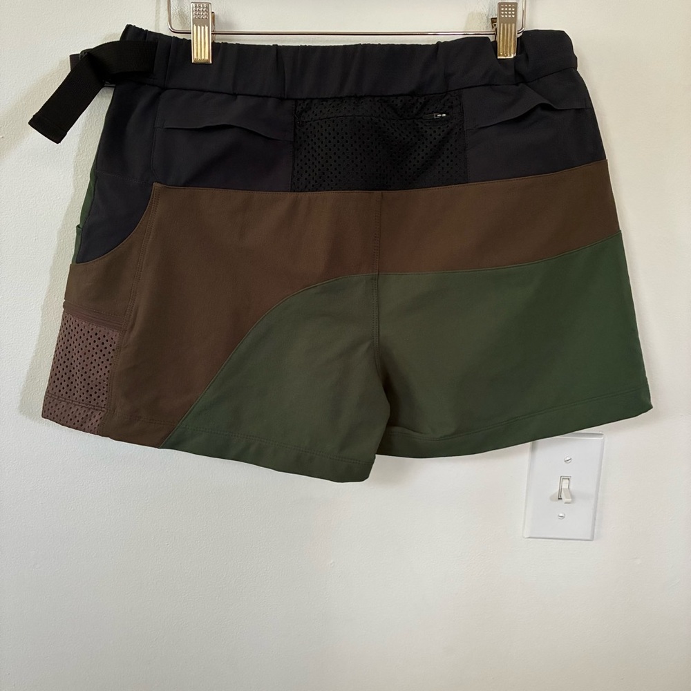 Outdoor Voices Rectrek 3" Skort Black/Hunter/Espresso - Picture 13 of 15